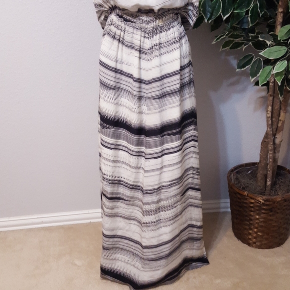 CLUB MONACO* BLACK AND WHITE MAXI - Picture 4 of 9